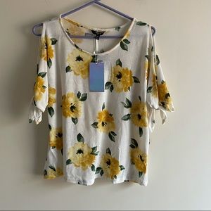 Forever 21 Tresics LUXE floral cold shoulder womens top size medium. NWT!